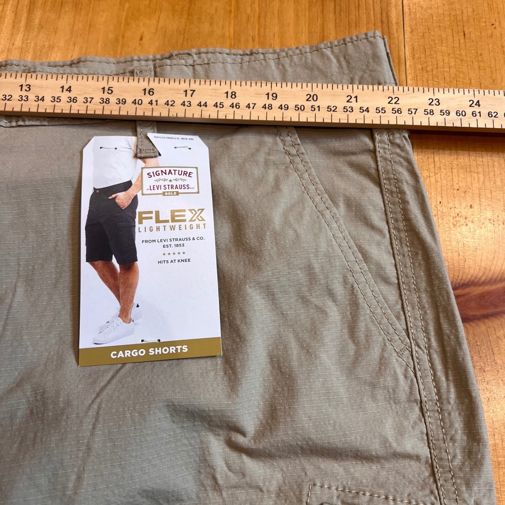 Signature by Levi Strauss Men 44 Khaki Flex Lightweight Cargo Shorts 56341-0005 - Picture 6 of 7